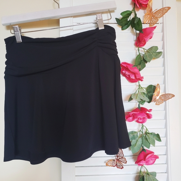 Ruched mini skirt - Picture 1 of 2